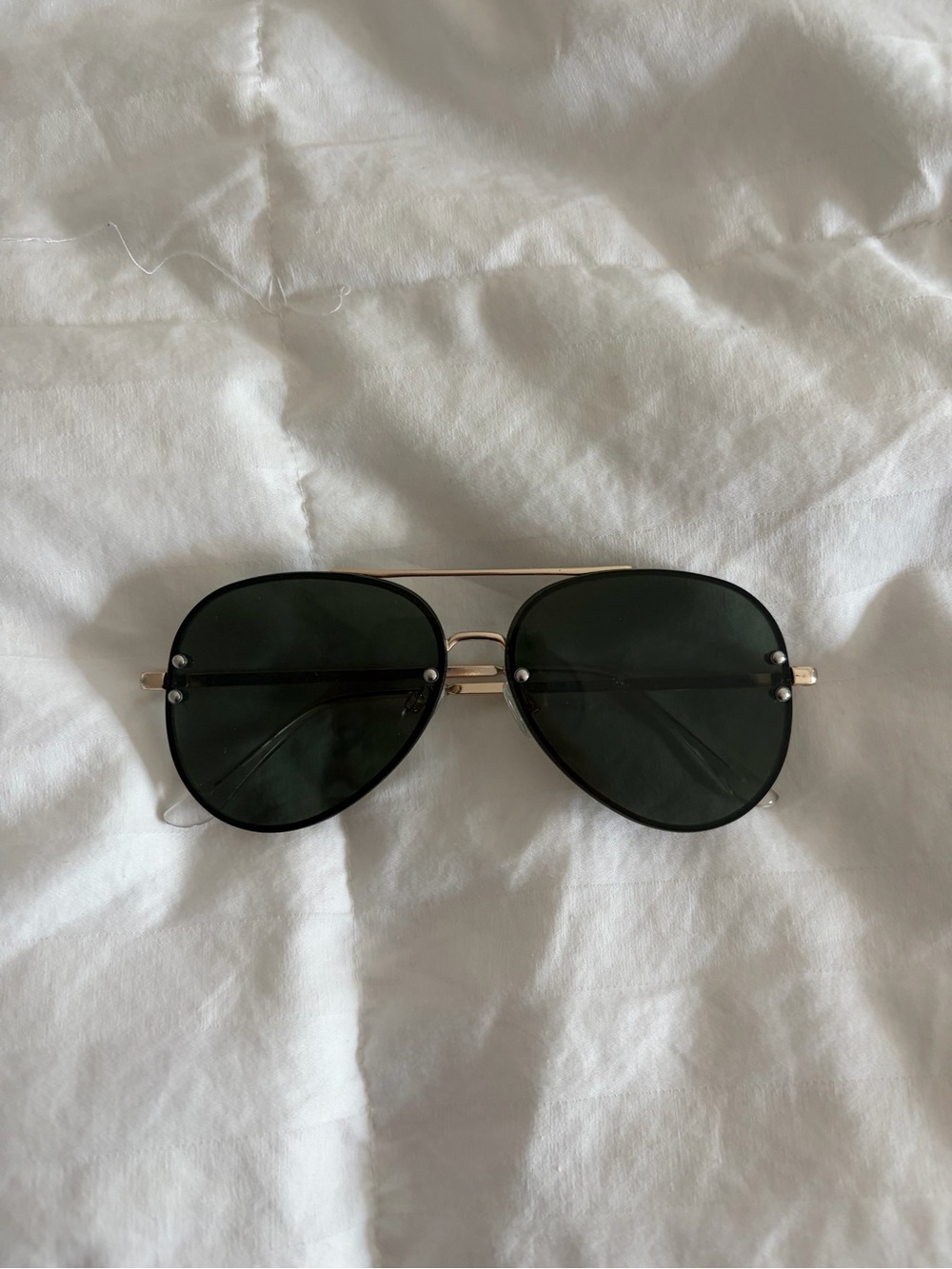 Aviator Sunglasses - Black/Gold